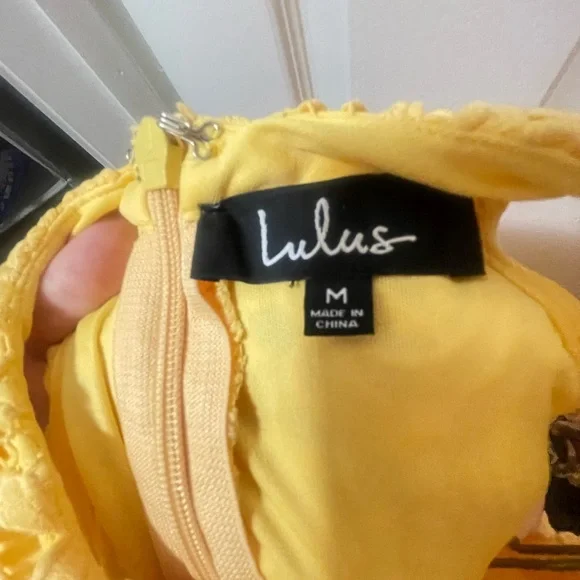 Lulu's Yellow Lace Mini Dress Size M - Picture 3 of 4
